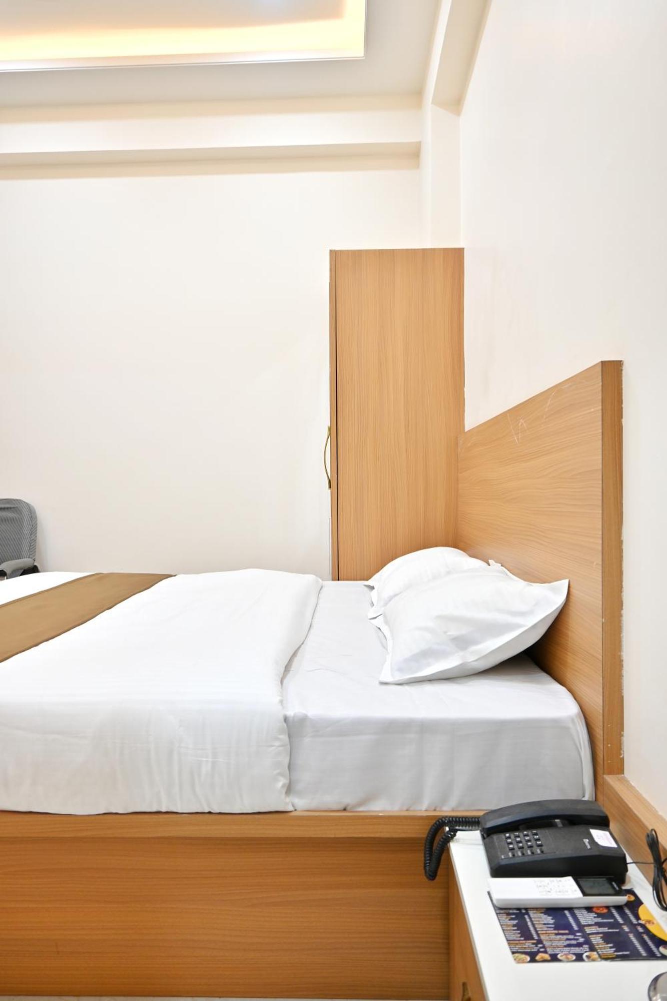Hotel Serenity Heights Udaipur Eksteriør bilde