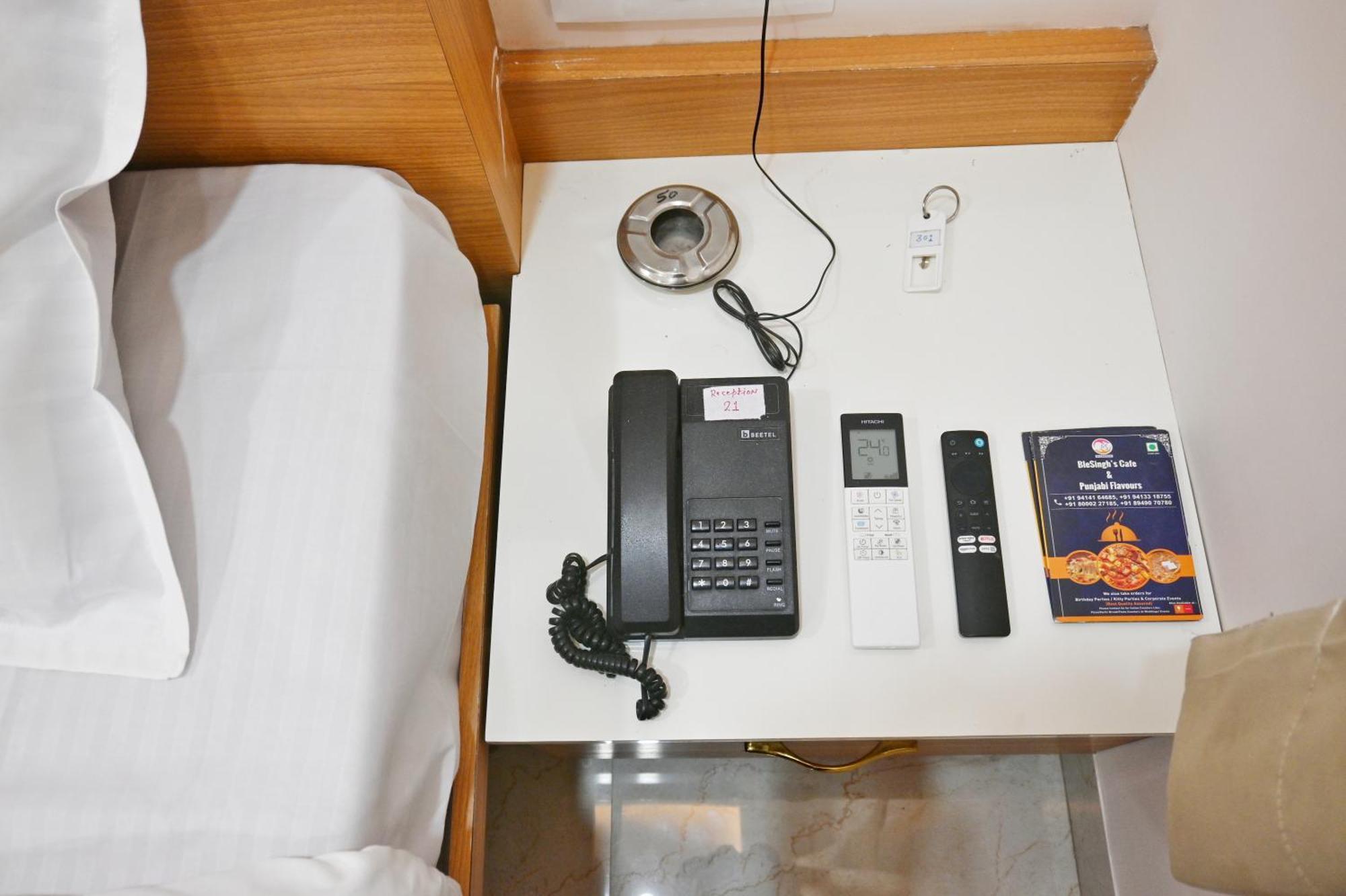 Hotel Serenity Heights Udaipur Eksteriør bilde