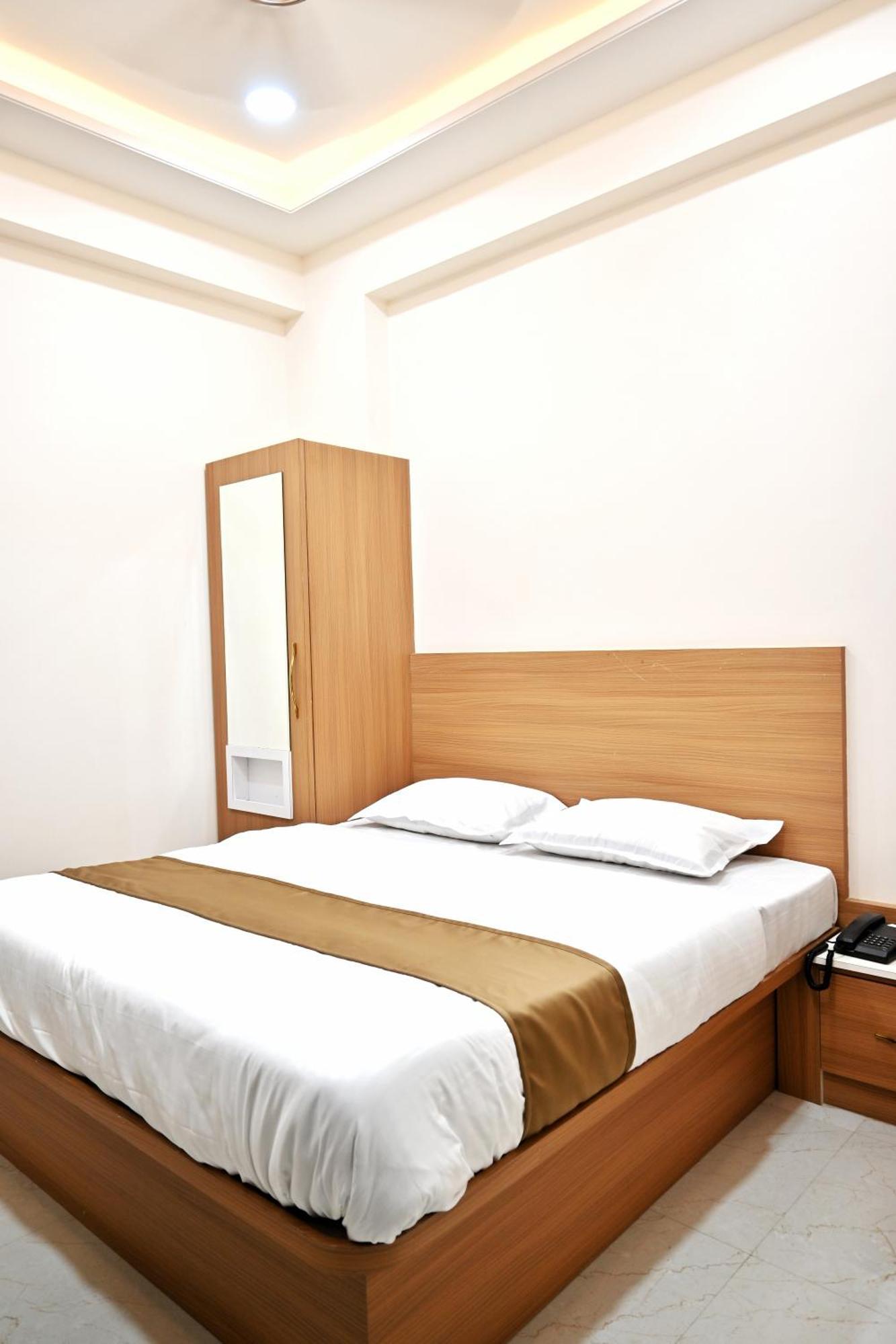 Hotel Serenity Heights Udaipur Eksteriør bilde